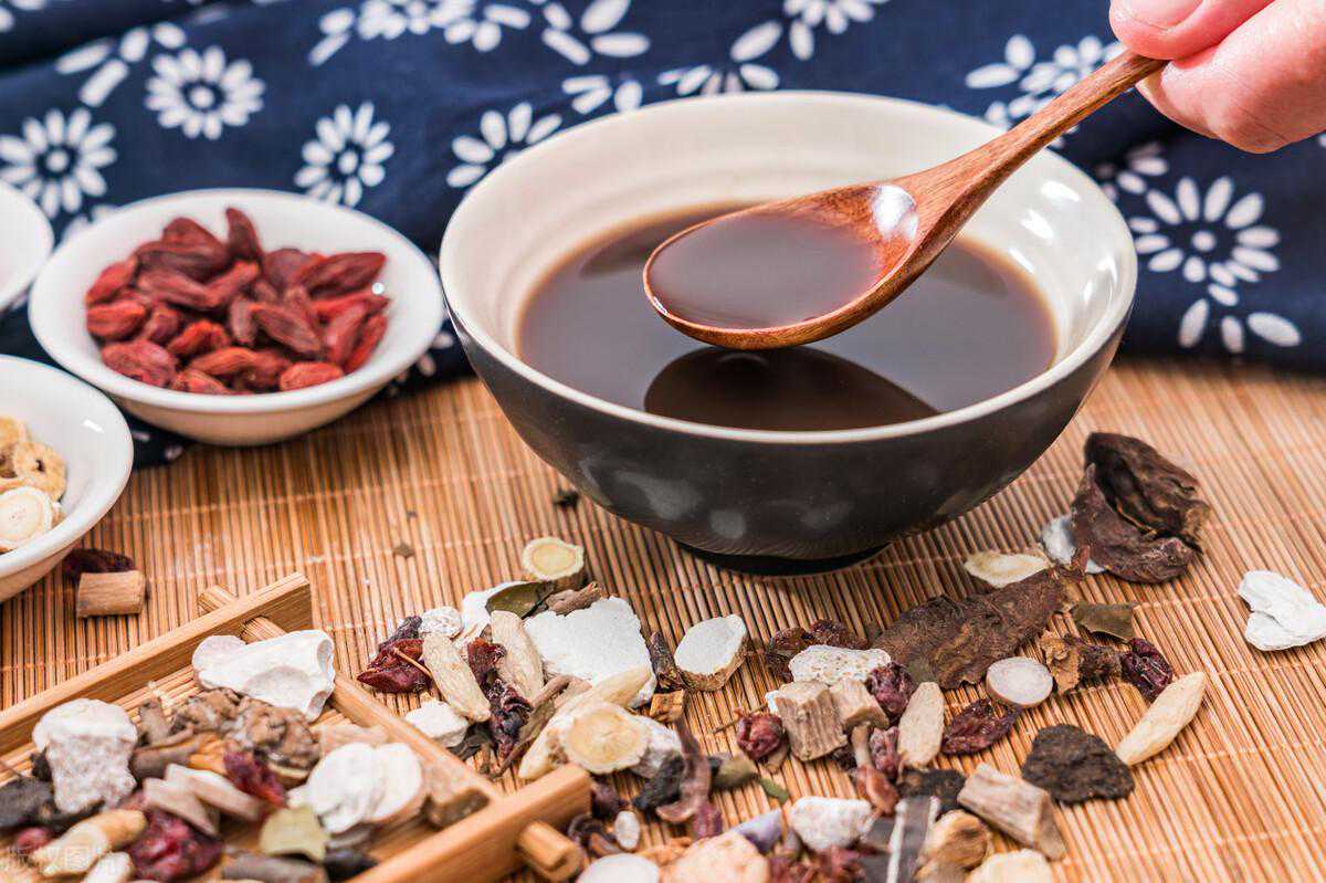 两味药拿下便秘！一味管上面，一个管下面，从头通到尾，建议收藏